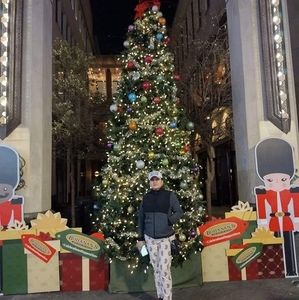 Meet your Posher, Flores